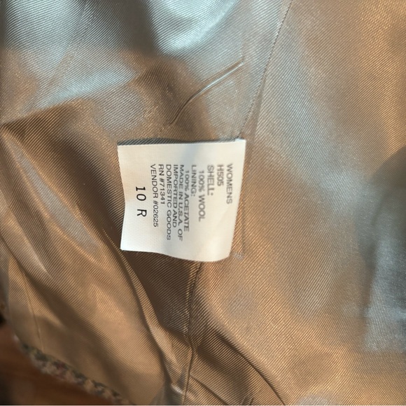 LL Bean wool blazer. Beautiful tweed pattern. Acetate interior lining faux suede - Picture 2 of 3
